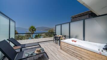 Elite Room with Jacuzzi | Terrasse/Patio