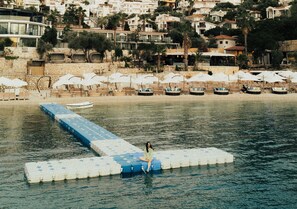 Private beach, beach cabanas, sun-loungers, beach umbrellas - Kalkan Beach Park Hotel (Kas)