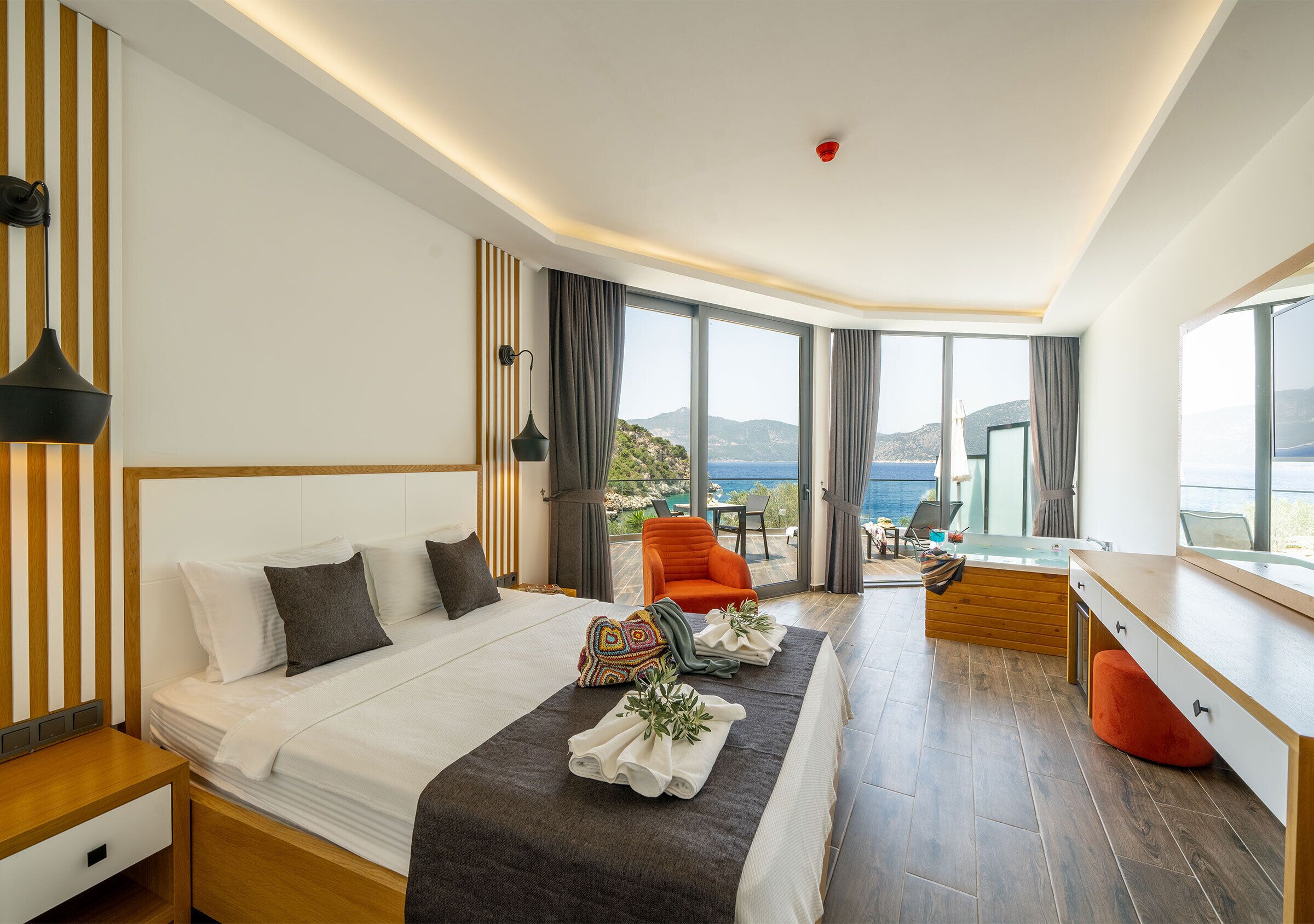 Premium bedding, minibar, desk, laptop workspace