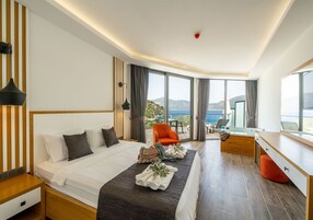Ropa de cama de alta calidad, minibar y escritorio 