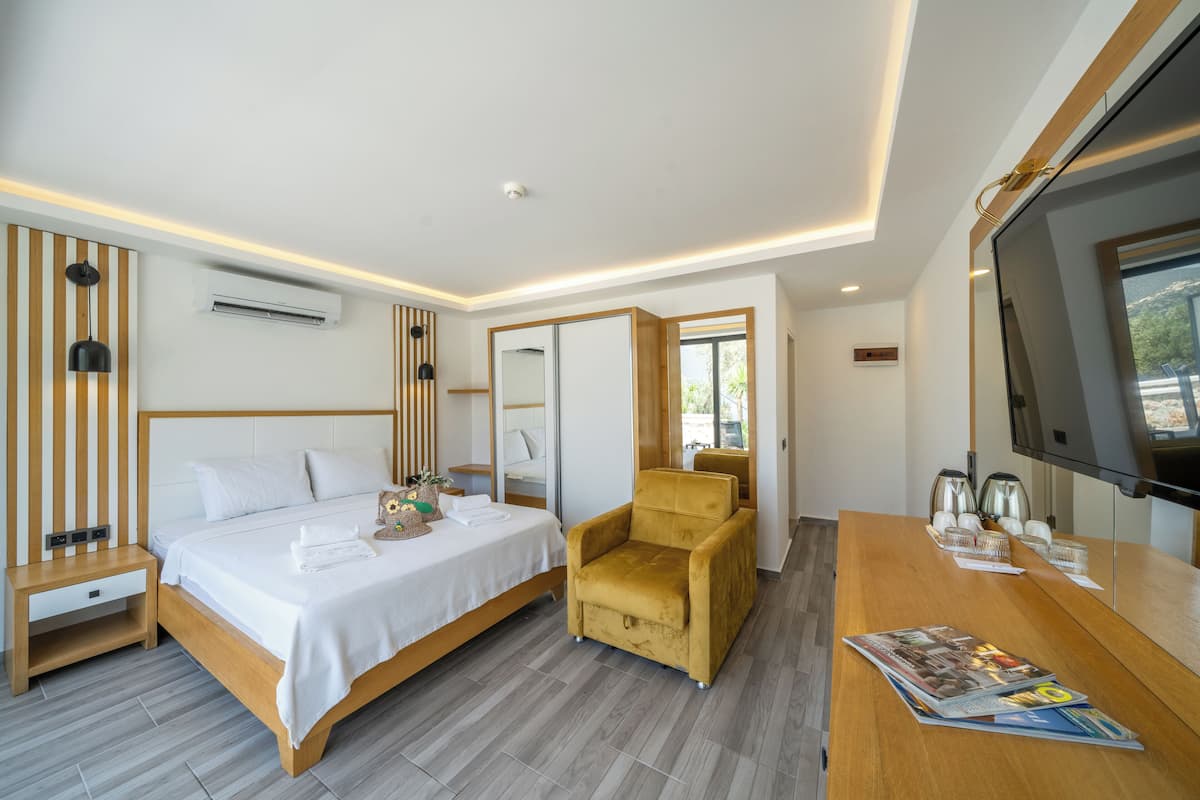 Economy Room