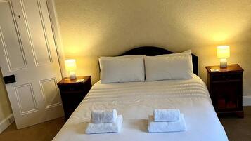 4 habitaciones, tabla de planchar con plancha y wifi gratis