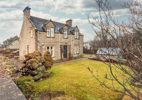 Traditional Scottish family home comprising 4 large bedrooms