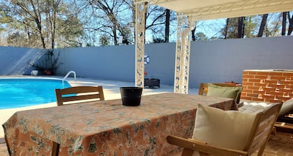 Villa del Aqua - Pool House - Residential Friendly Quiet Neighborhood