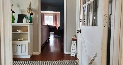 Villa del Aqua - Pool House - Residential Friendly Quiet Neighborhood