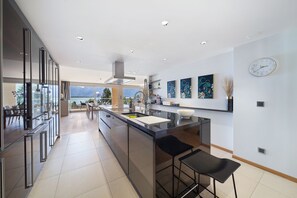 全景公寓 | 私人厨房 | 烤面包机、厨具/餐具、餐��桌