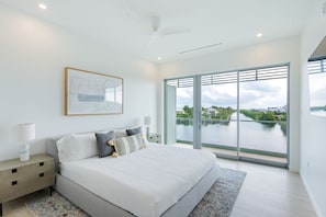 Penthouse, 3 Bedrooms | 2 bedrooms, individually decorated, individually furnished