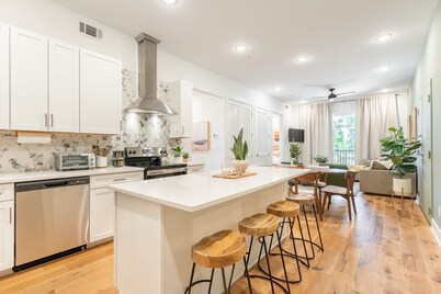 Sage Haven @ Avery Luxury Condo 3bed/3bath East Nashville- Sleeps 14
