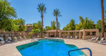 New listing! 2 Bedroom condo with split floor plan!