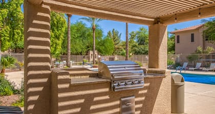 New listing! 2 Bedroom condo with split floor plan!