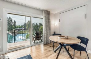 Dining - Steps to the Deschutes, 10 Minute walk to Downtown (Bend)