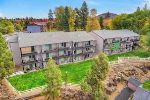 Exterior - Steps to the Deschutes, 10 Minute walk to Downtown (Bend)
