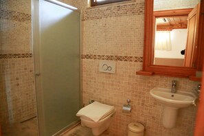 Family Double or Twin Room | Bathroom - Yali Capkini Akyaka Boutique Hotel (Ula)