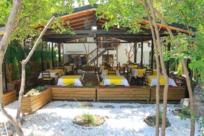 Terrace/patio - Yali Capkini Akyaka Boutique Hotel (Ula)