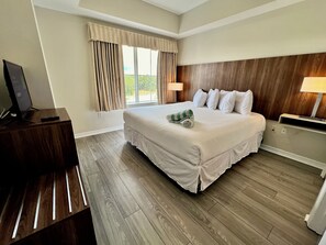 1 bedroom, in-room safe, desk, iron/ironing board