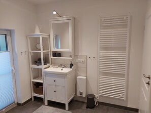 Bruser, håndklæder, Sæbe, Toiletpapir