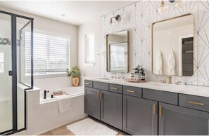Combined shower/tub, hair dryer, towels, soap - 4 BEDROOM MODERN HOME, FREE PARKING, A/C, W/D,WIFI (Westminster)