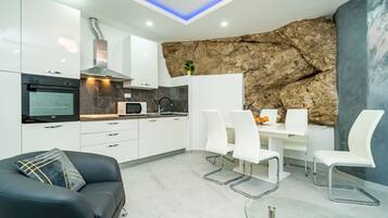 Fridge, microwave, oven, dishwasher