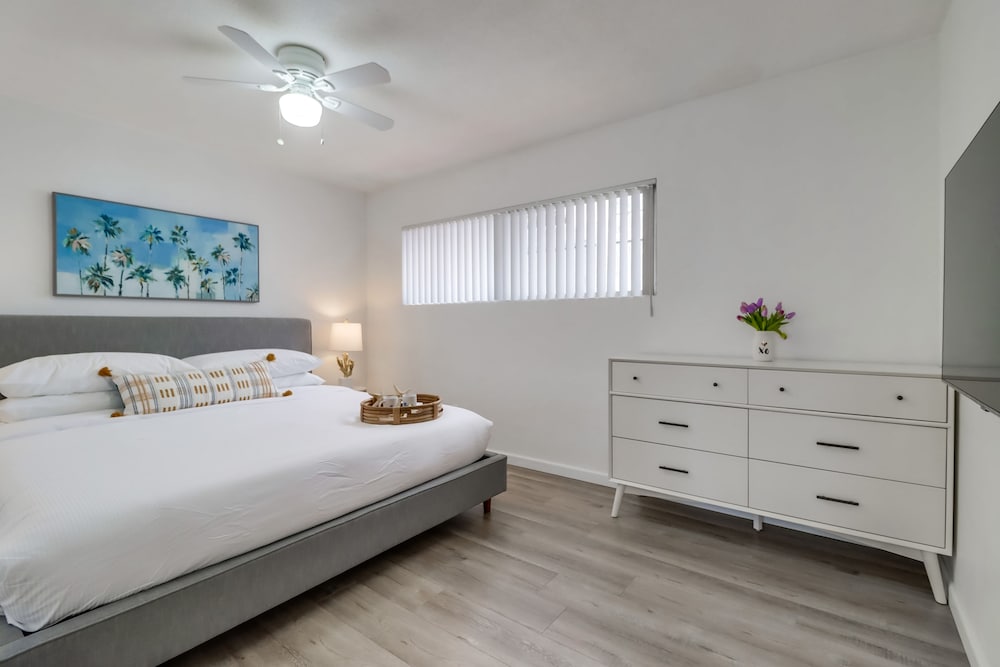 Sandcastle: 2 Bedroom, 1 Bath Cottage With Secluded Backyard And Walking Distance To Beach. - Californie