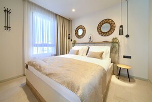 2 عدّة غرف نوم وواي فاي مجانًا وملاءات أسرّة