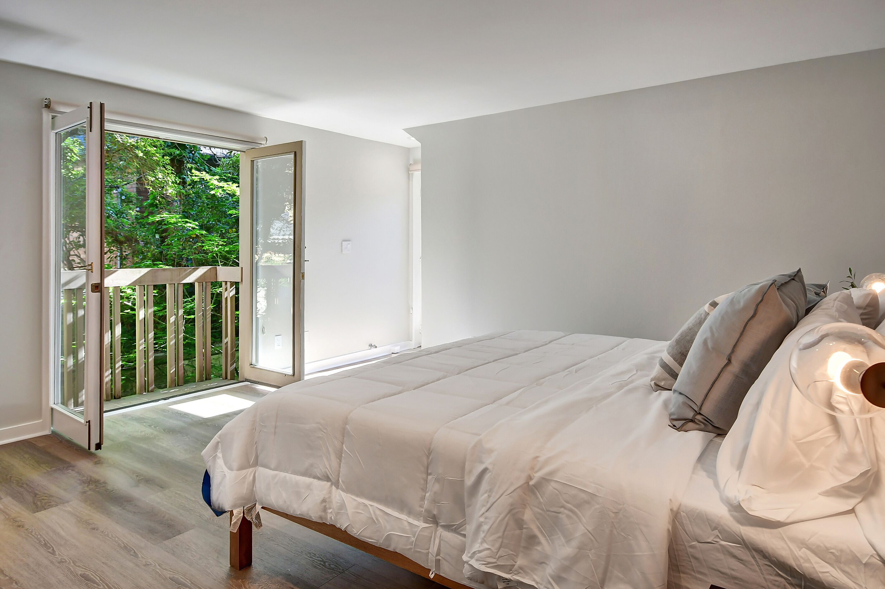 2 habitaciones, tabla de planchar con plancha, wifi y ropa de cama 