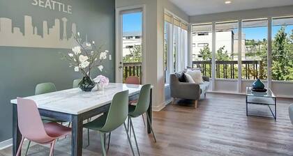 Whole Home Walk to Fred Hutch Bright 2BR Sleeps 6