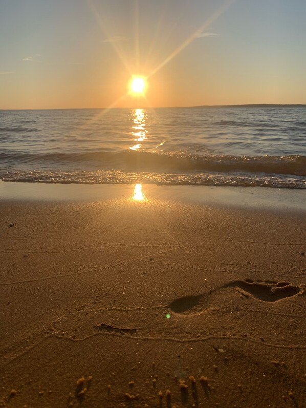 Beach towels - SAYKM Sandy Feet Retreat on Lake Texoma min from sandy beach! (Cartwright)