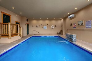 من حمّامات السباحة المغطاة، حمّام سباحة خارجي