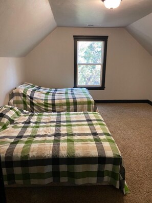 4 chambres, bureau, Wi-Fi gratuit, draps fournis