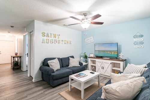 Historical Haven, mins from downtown & beautiful beaches | Ideal for long stays