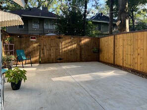 Property grounds - Romantic PL (MEMPHIS)