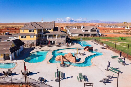Brand New | 5 Bedrooms | Mini Golf | Heated Pool | Lazy River | CB
