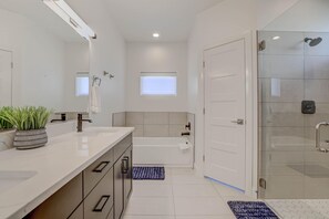 Hair dryer, towels - Brand New | 5 Bedrooms | Mini Golf | Heated Pool | Lazy River | CB (Washington)