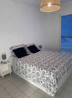 2 slaapkamers, een strijkplank/strijkijzer, gratis wifi, beddengoed