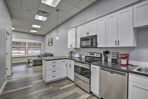 Fridge, microwave, oven, stovetop - Downtown Apartment next to Lake & Hospital (Albert Lea)