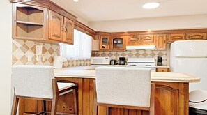 Family Villa, 3 Bedrooms | Private kitchen | Cookware/dishes/utensils - Villa Sonari 2 by Kivoya (Puerto Peñasco)