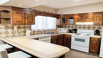 Vila Keluarga, 3 kamar tidur | Dapur pribadi | Peralatan masak/sendok-piring