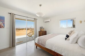 1 bedroom, free WiFi, bed sheets - Green Jackrabbit - Hot Tub + Endless Desert Views! (Joshua Tree)