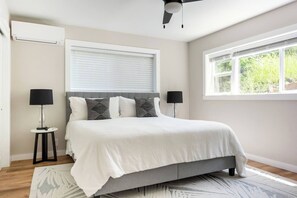 2 室のベッドルーム、アイロン / アイロン台、旅行用ベビーベッド、WiFi (無料)