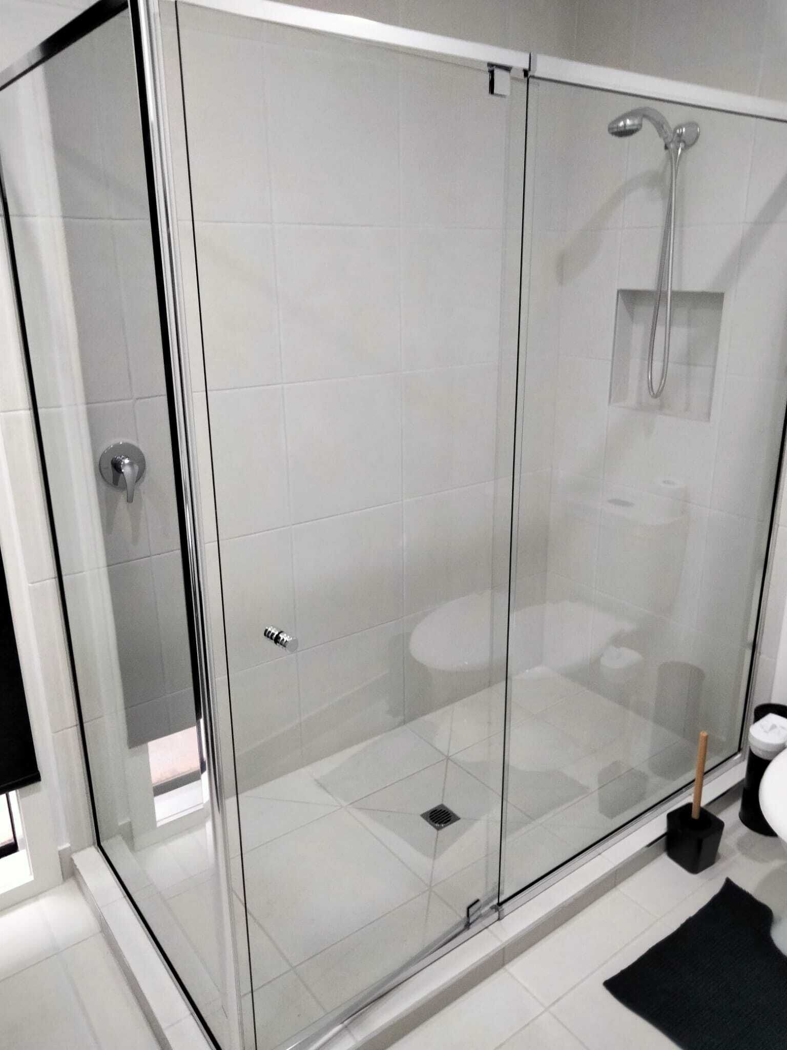 Chambre Deluxe | Salle de bain | Articles de toilette de luxe, sèche-cheveux, bidet, serviettes fournies