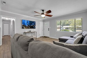 Smart TV, video games