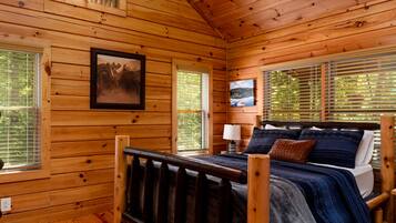 2 bedrooms, desk, travel crib, free WiFi