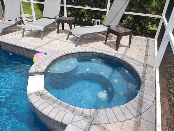 Piscine extérieure, piscine chauffée