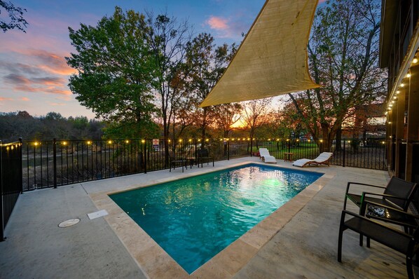 Een verwarmd zwembad