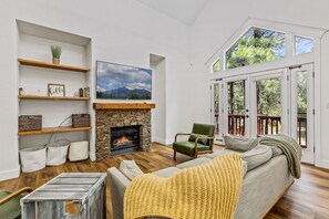 智能电视、壁炉