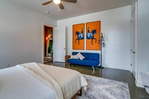 2 bedrooms, desk, iron/ironing board, free WiFi - Lofts at 30th -Horizon- Walk to restaurants & bars (Nashville)