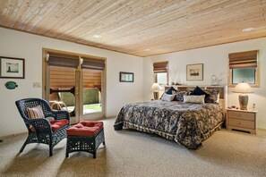 3 bedrooms, iron/ironing board, Internet, bed sheets - 2166 Sherwood Drive Marine Terrace (Cambria)