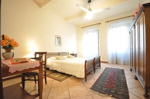 2 bedrooms, free WiFi, bed sheets - Florence in One Day • Walk to Duomo & Uffizi (Firenze)