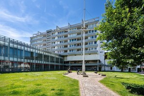 Exterior - Am Stadtpark - Modernes App. für 4 Personen - Balkon, Pkw-stellplatz, Wlan. Haustiere Erlaubt (Sylt)