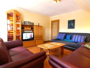 TV, stereo - Ferienwohnung Am Hafen West "schoner" (Wittmund)